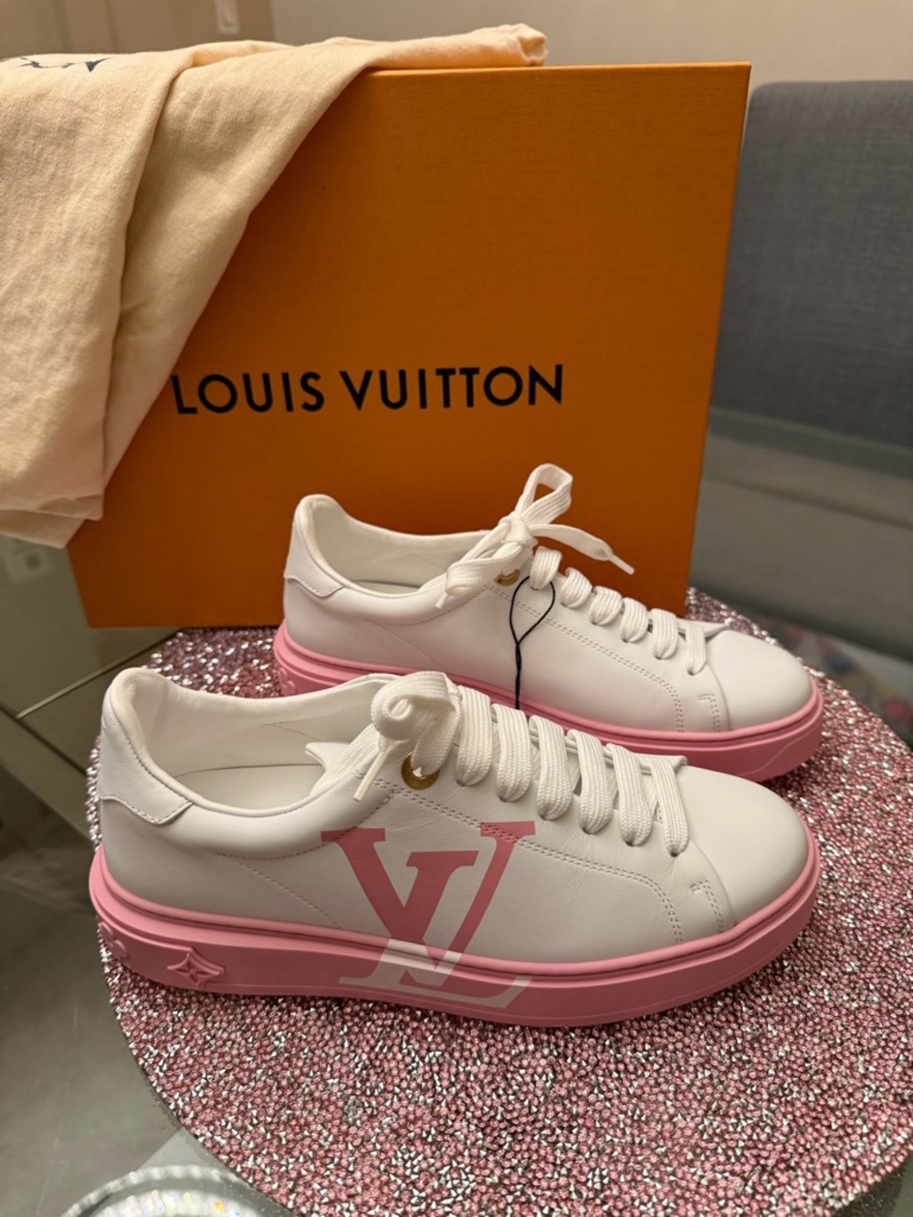 Louis Vuitton Time Out White & Pink LV Monogram Low-Top Sneakers size 37.5 = 7.5